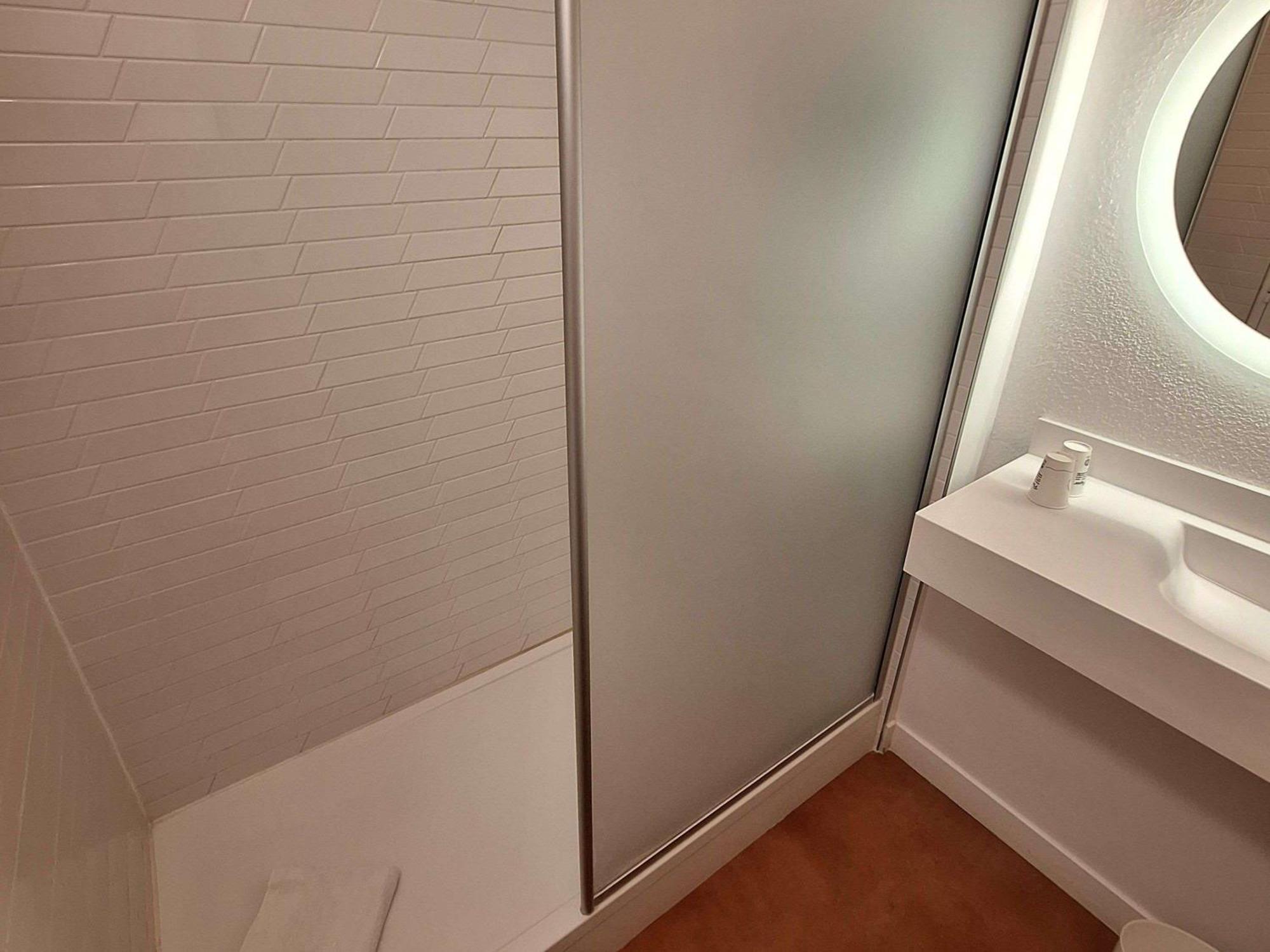 Ibis Styles Toulon Centre Port Hotell Exteriör bild