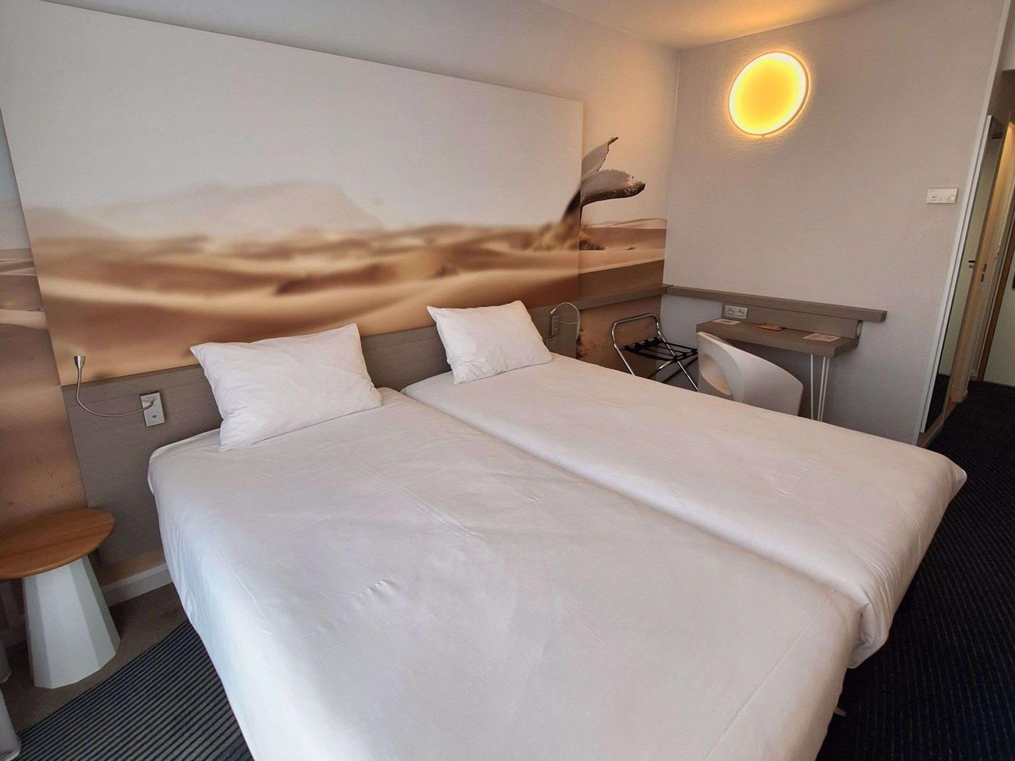 Ibis Styles Toulon Centre Port Hotell Exteriör bild